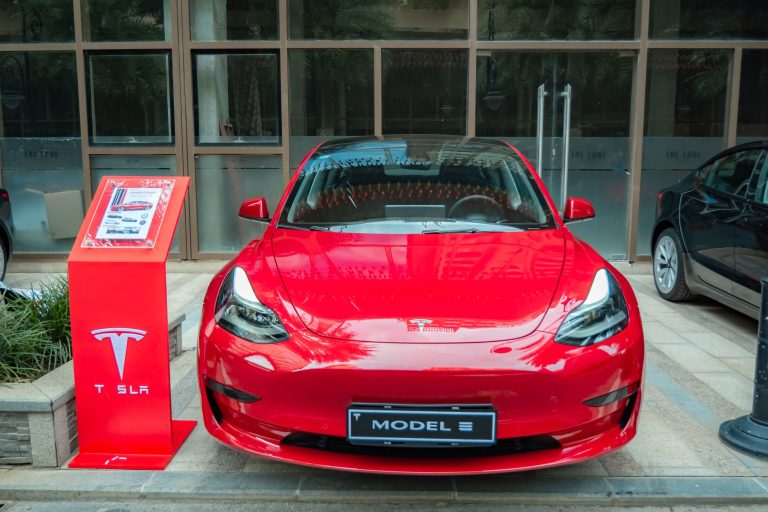 Tesla-aktien styrtdykker 7% trods stærkt leveringstal for andet kvartal