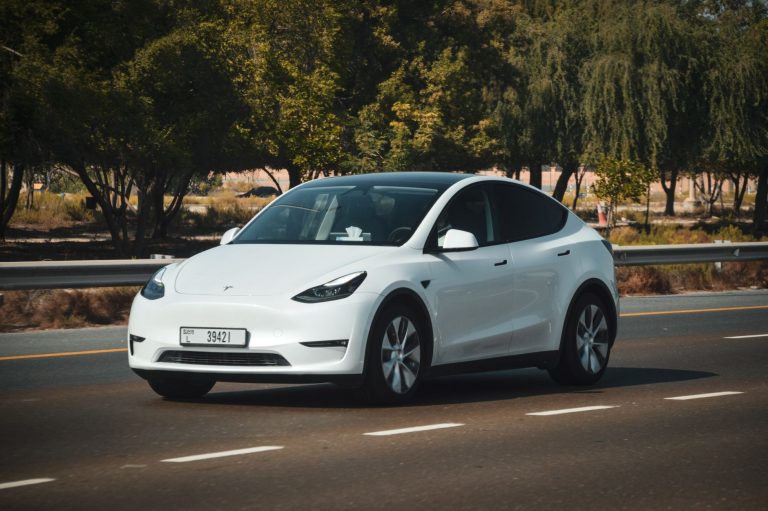 Tesla udvider Model Y med ekstra længde og tredje sæderække
