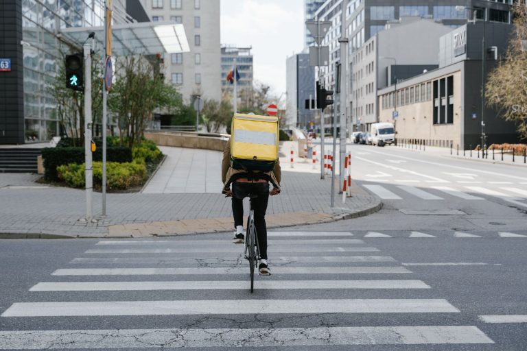 Uber bremser Eats-ekspansion i Europa – jagter fortsat Delivery Hero